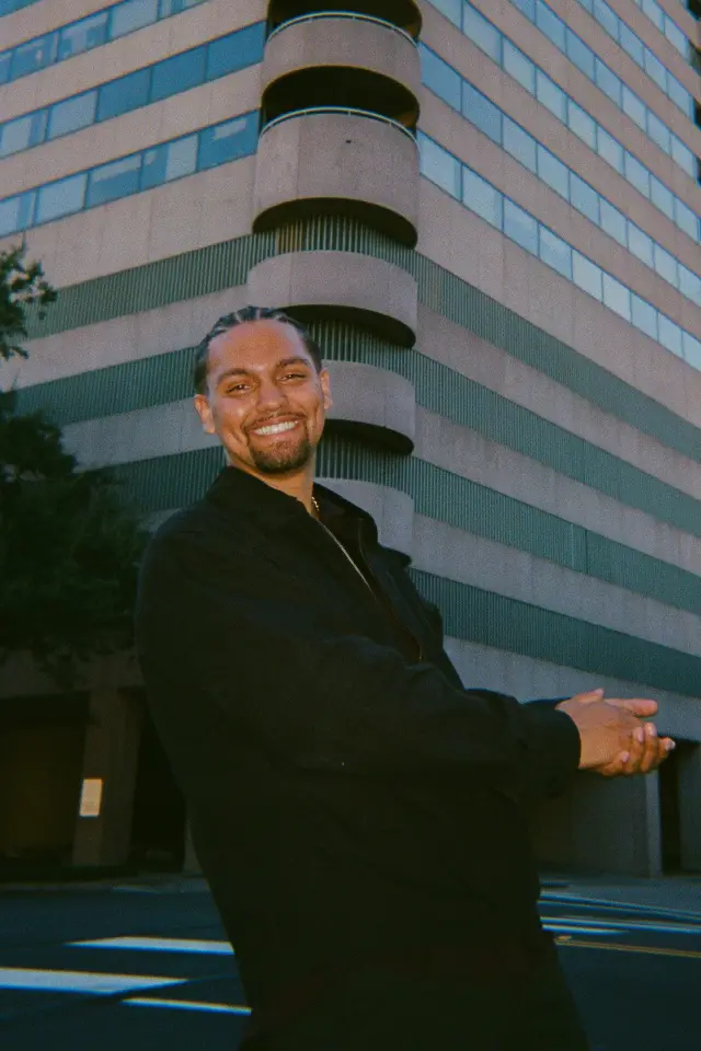 Photo Aaron Christmas