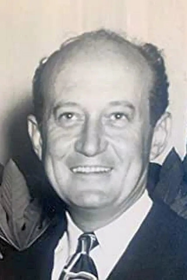 Photo Lee Sholem