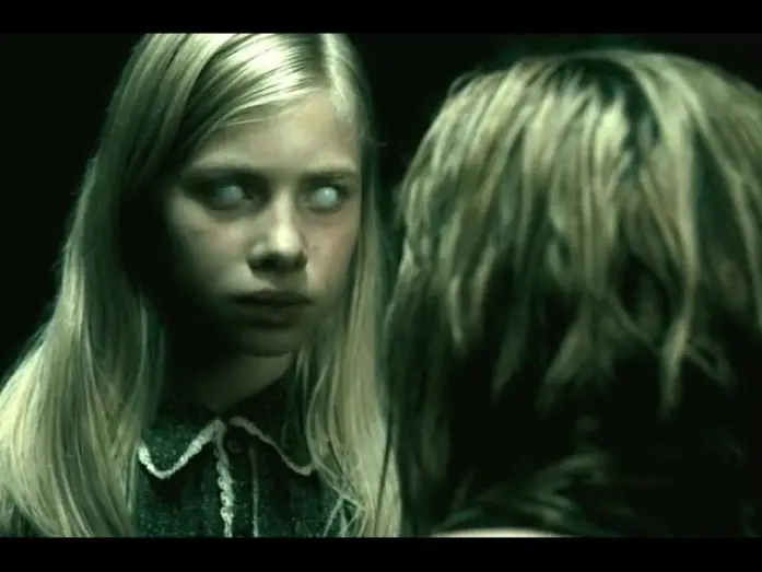 Watch film The Dark — The Dark (Trailer español)