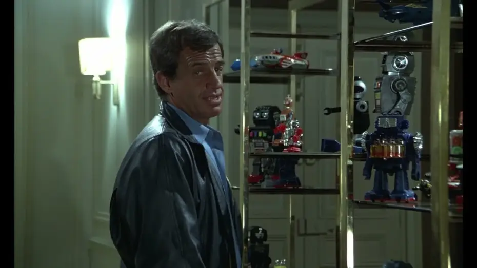 Watch film The Professional — LE PROFESSIONNEL | Extrait - La collection de robots