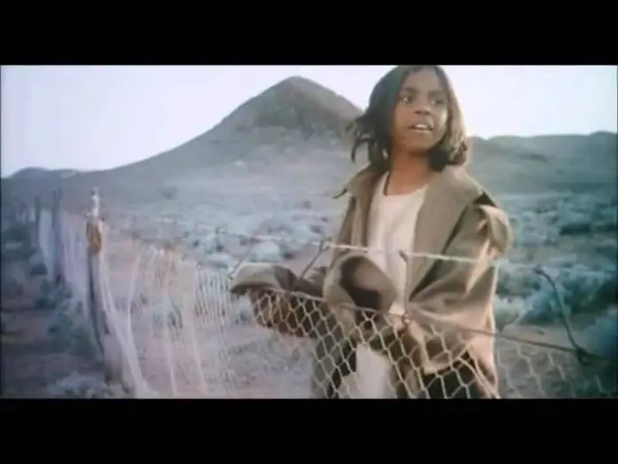 Watch film Rabbit-Proof Fence — Le chemin de la liberté (2003) bande annonce