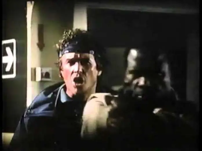 Watch film Shoot to Kill — PERSECUCION MORTAL_1988 (Trailer)