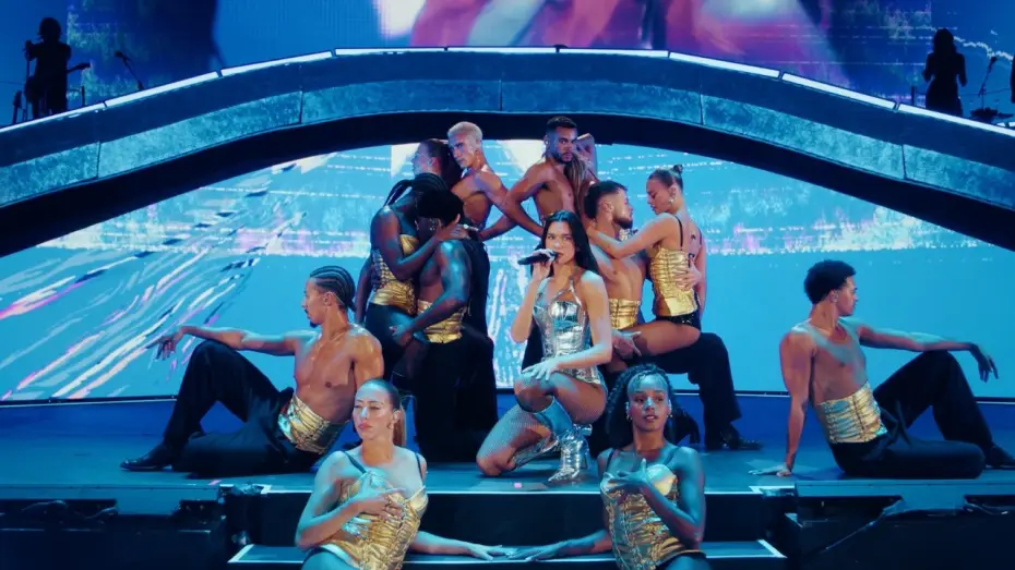 Watch film Dua Lipa: Live From Mexico | Dua Lipa - One Kiss (Live depuis le Mexique)