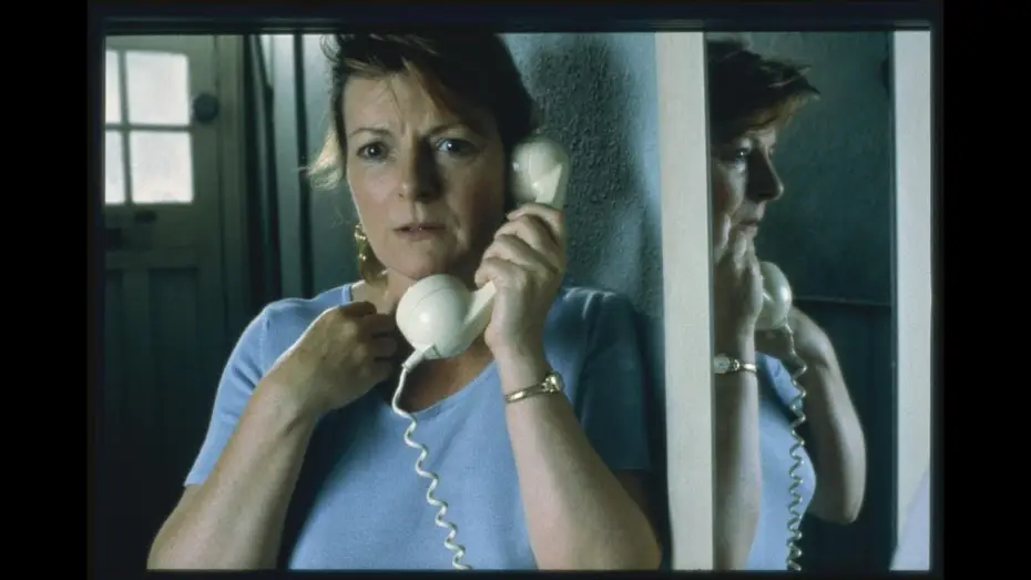 Watch film Secrets & Lies — tráiler subtitulado