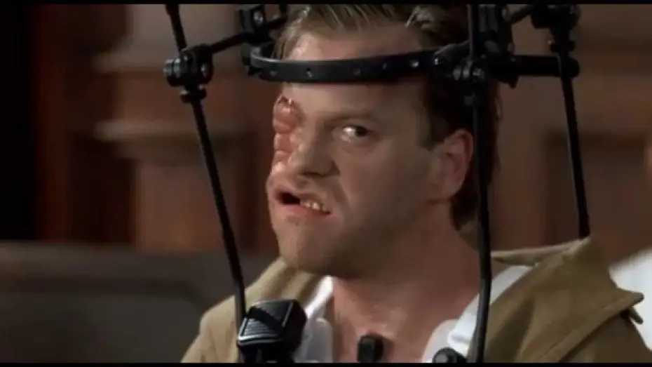 Watch film Freeway — Freeway (1996) Am Gericht: "Die kleinen Kugeln und der Kackbeutel" [Scene]  German