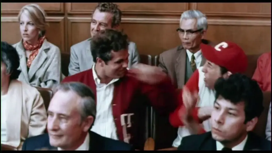 Watch film The Kentucky Fried Movie — HAMBURGER FILM SANDWICH (1977) Bande annonce française (VF)
