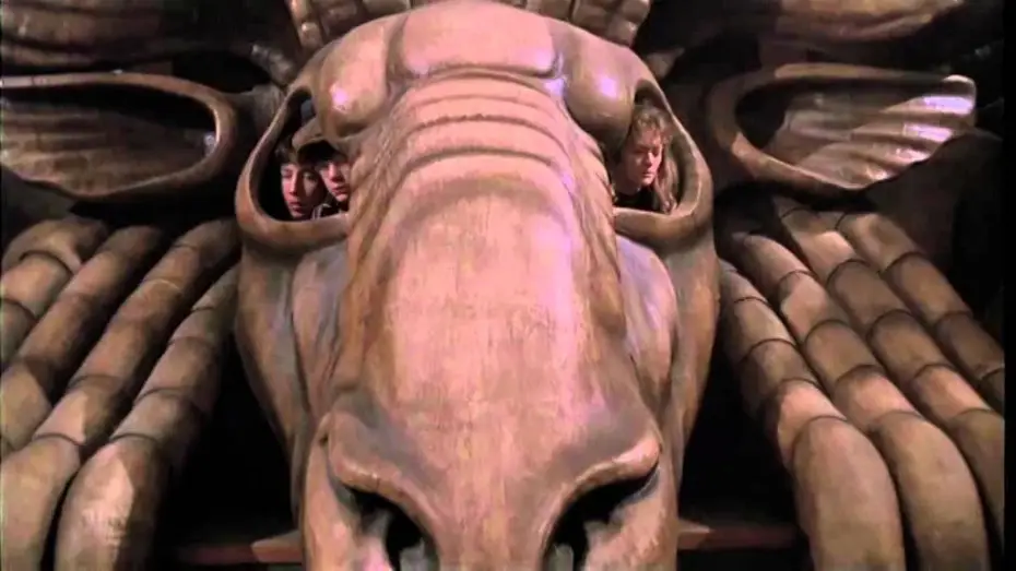 Watch film Young Sherlock Holmes — Le secret de la pyramide