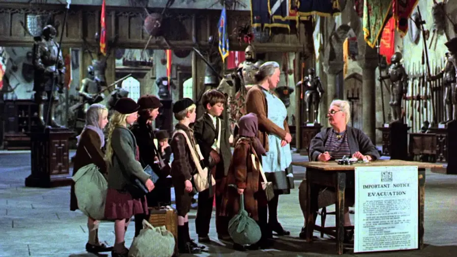 Watch film Bedknobs and Broomsticks — Die tollkuhne Hexe in ihrem fliegenden Bett - Trailer