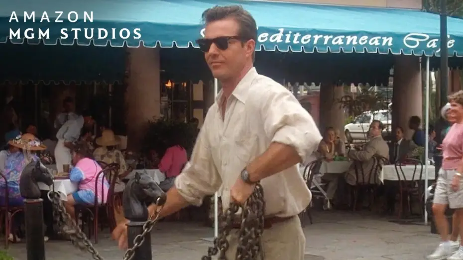 Watch film Undercover Blues — Jeff Stops A Bank Robbery