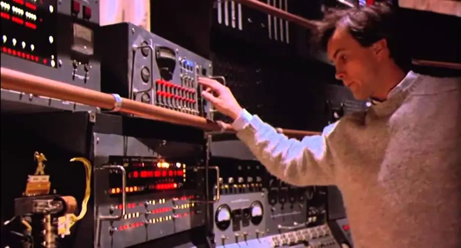 Watch film From Beyond — From Beyond (Trailer - englisch)