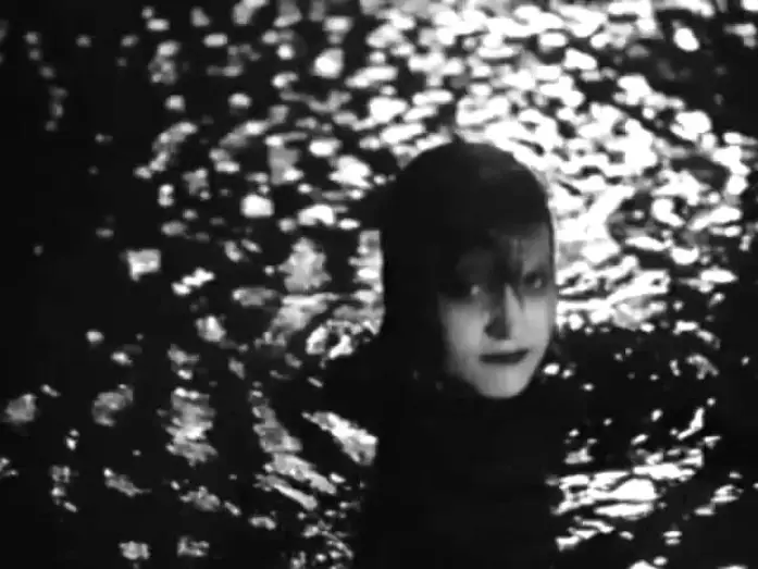 Watch film Carnival of Souls — El Carnaval De Las Almas (Carnival of Souls) (Herk Harvey, EEUU, 1962) - Original Trailer