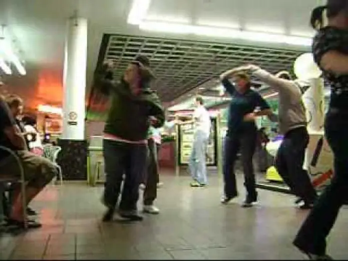 Watch film Love n' Dancing — Dancing In A Salt Lake City Mall