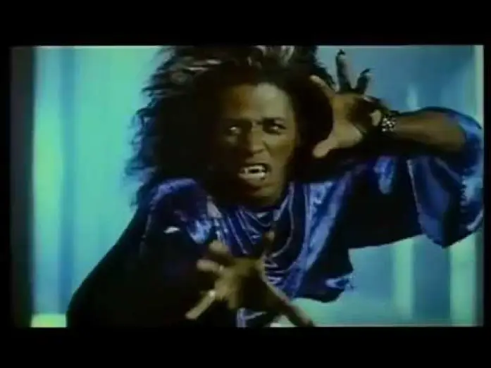 Watch film Fright Night Part 2 — FRIGHT NIGHT 2 (1988) - Mein Nachbar der Vampir - Trailer GERMAN