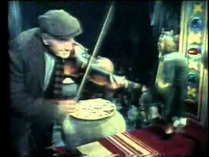 Watch film Darby O'Gill and the Little People — Darby O'Gill and the Little People 1977 re-release TV trailer