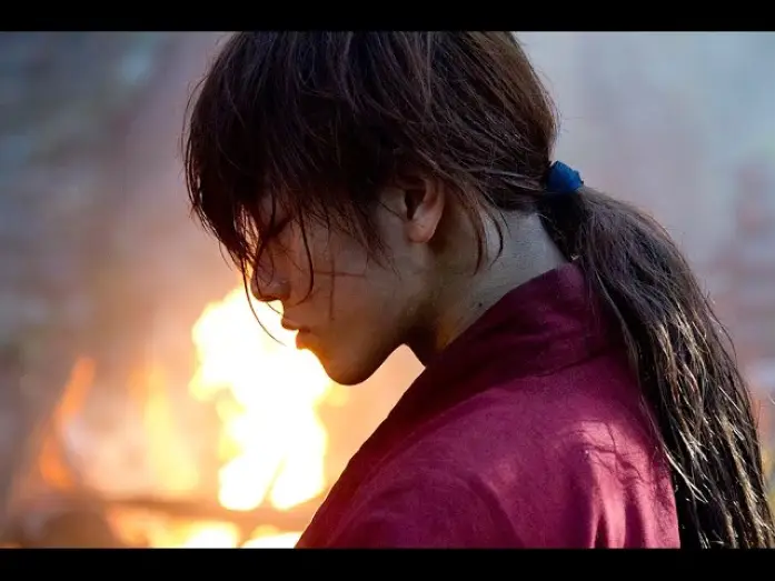 Watch film Rurouni Kenshin Part I: Origins | KENSHIN, EL GUERRERO SAMURAI de Keishi Otomo (Trailer espa&ntilde;ol)