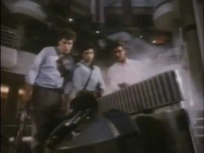 Watch film Chopping Mall | SHOPPING (1986) - Chopping Mall (Trailer) GERMAN
