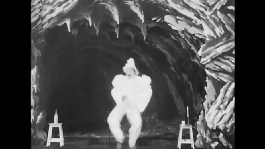 Watch film An Extraordinary Dislocation | Dislocation myst&eacute;rieuse 1901 Extraordinary Illusions - Silent Short Film - Georges M&eacute;li&egrave;s