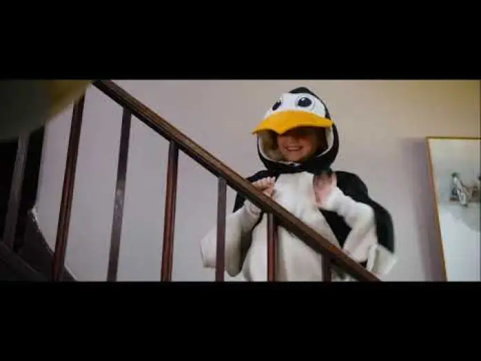 Watch film Die Chaosschwestern und Pinguin Paul | Offizieller Trailer