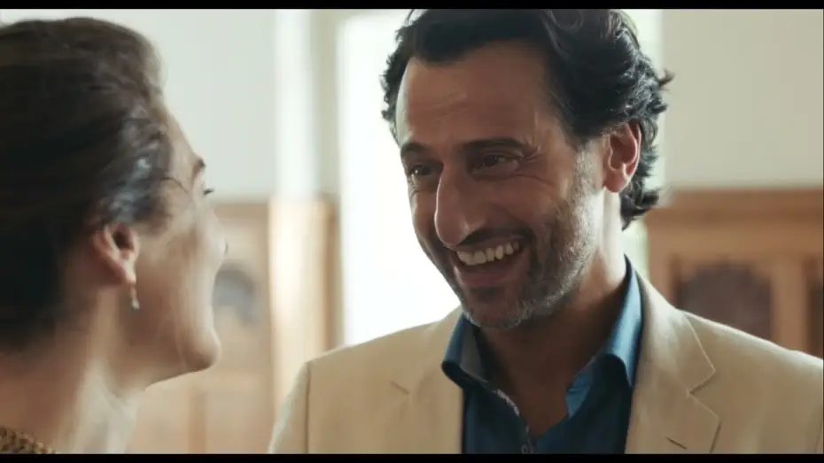Watch film Between Us — Offizieller Trailer
