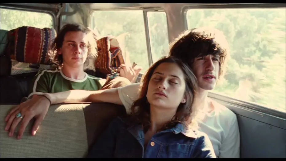 Watch film Something in the Air — Después de mayo (Après mai) - Tráiler español