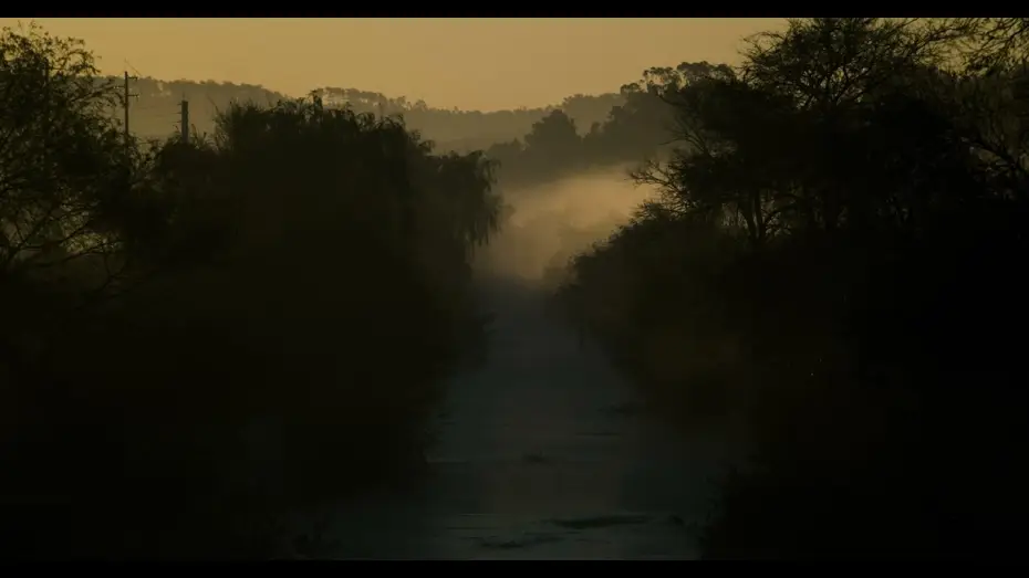 Watch film Beyond the Water's Edge — Trailer - Para lá da Margem