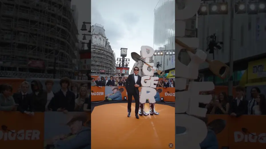 Watch film Digger — The man of the hour.