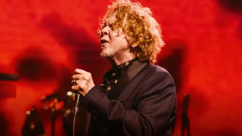 Watch film Simply Red – Live in Santiago de Chile — Simply Red - Something Got Me Started (En direct de Santiago)