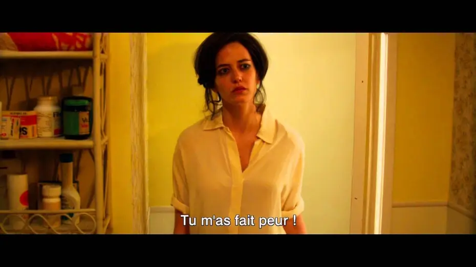 Watch film White Bird in a Blizzard — WHITE BIRD - La disparition de maman - Au cinéma le 15 Octobre