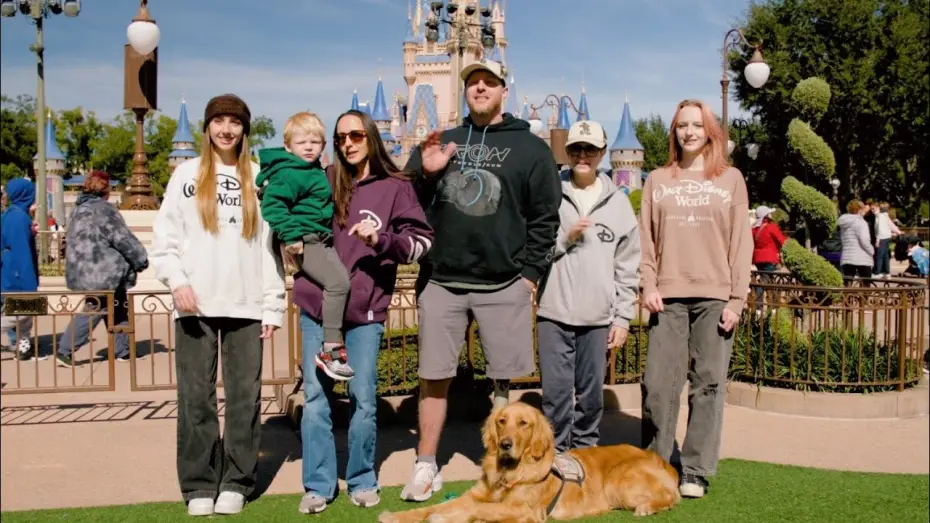 Watch film The Wonderful World of Disney: Holiday Spectacular — Veteran Surprised with Walt Disney World Family Vacation