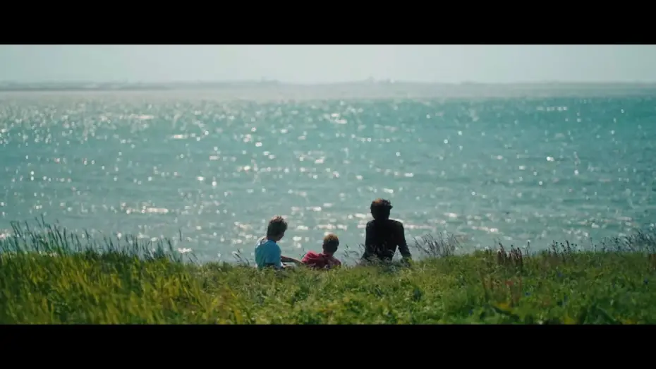 Watch film Undir &Iacute;snum | Undir &Iacute;snum - Trailer 2