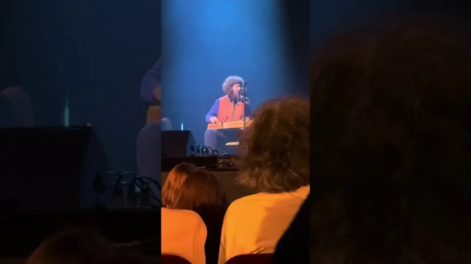 Watch film The songs of Joni Mitchell au Casino de Paris — Kate Stables "A Case of You" - 17/11/25 - Casino de Paris