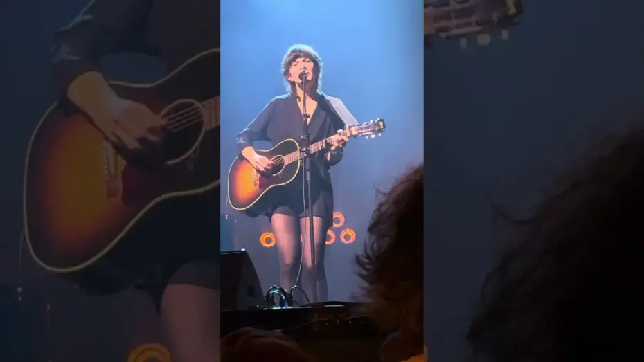 Watch film The songs of Joni Mitchell au Casino de Paris — Lail Arad "Big Yellow Taxi" - 17/11/25 - Casino de Paris