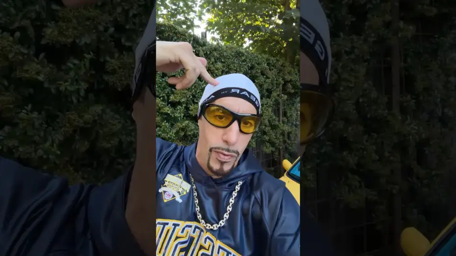 Watch film Ali G: Who Iz I? — Yo me iz got some newz dat iz even bigger dan Biggie, check dis video…