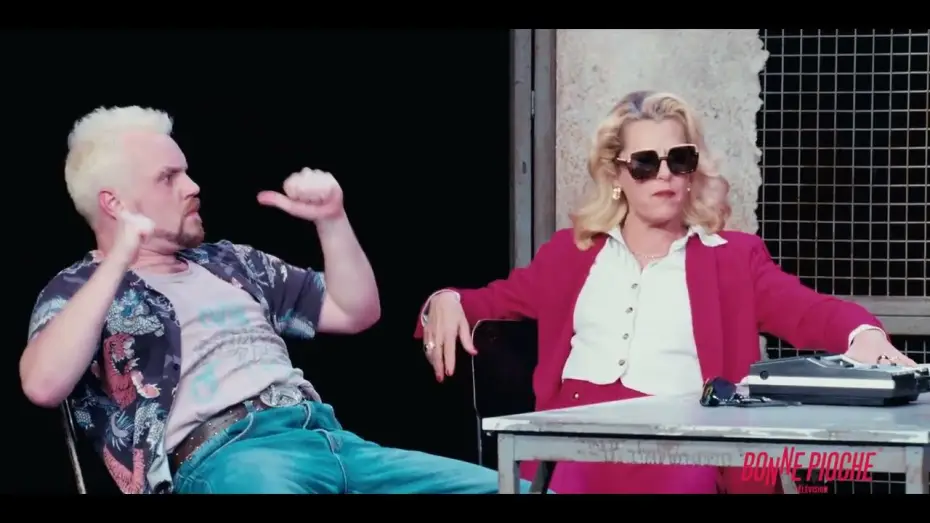 Watch film The Loop — THE LOOP - Extrait