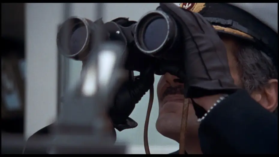 Watch film Juggernaut — TERREUR SUR LE BRITANNIC - EXTRAIT : "Le grand saut" VOST
