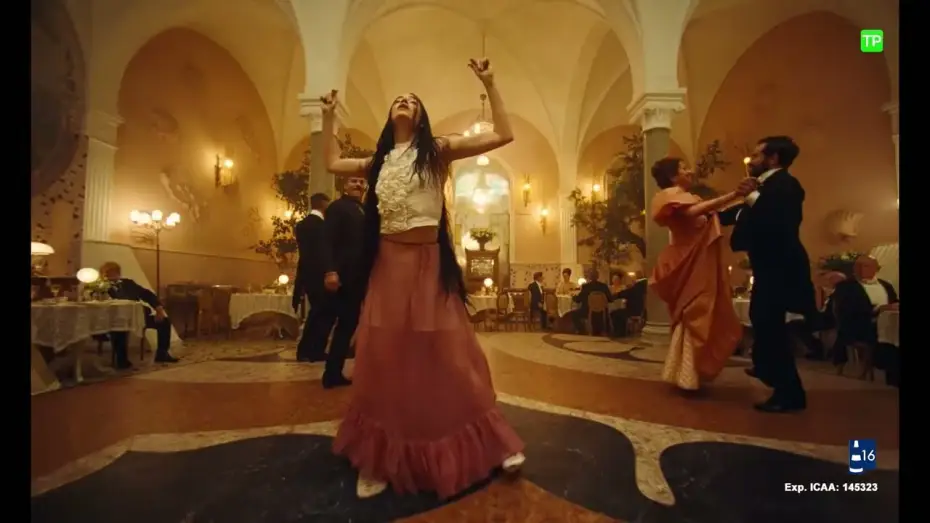 Watch film Poor Things | Escena: 'El baile'
