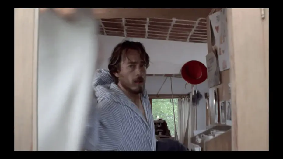 Watch film Broken Flag — Bandera Rota (1978) - Discusión en la ducha (6/10) | gabrielretes.com