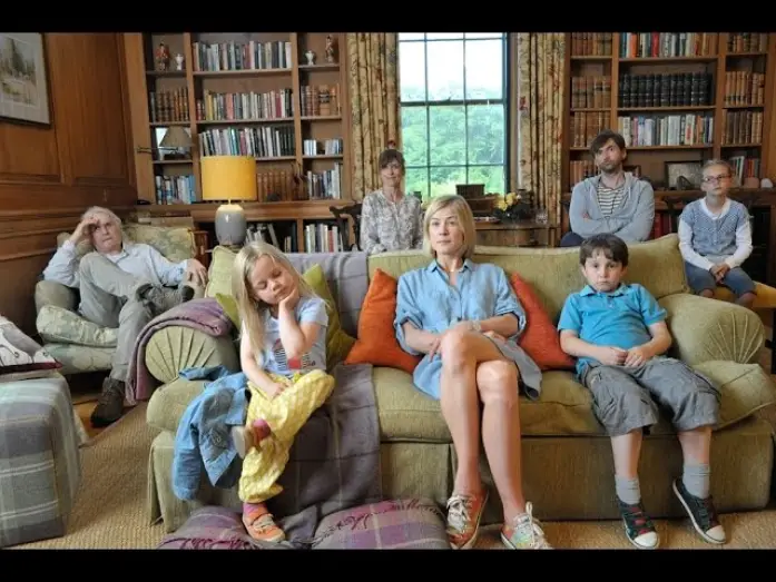 Watch film What We Did on Our Holiday — NUESTRO ÚLTIMO VERANO EN ESCOCIA (Tráiler Oficial España "What we did on our holiday")
