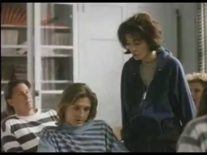 Watch film Welcome Home, Roxy Carmichael — Welcome Home, Roxy Carmichael (1990) Trailer