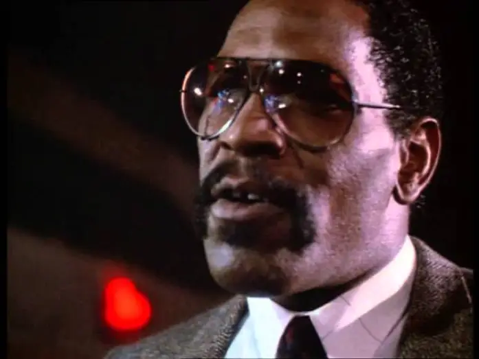 Watch film Black Moon Rising | BLACK MOON RISING 1986 TRAILER TOMMY LEE JONES, LINDA HAMILTON