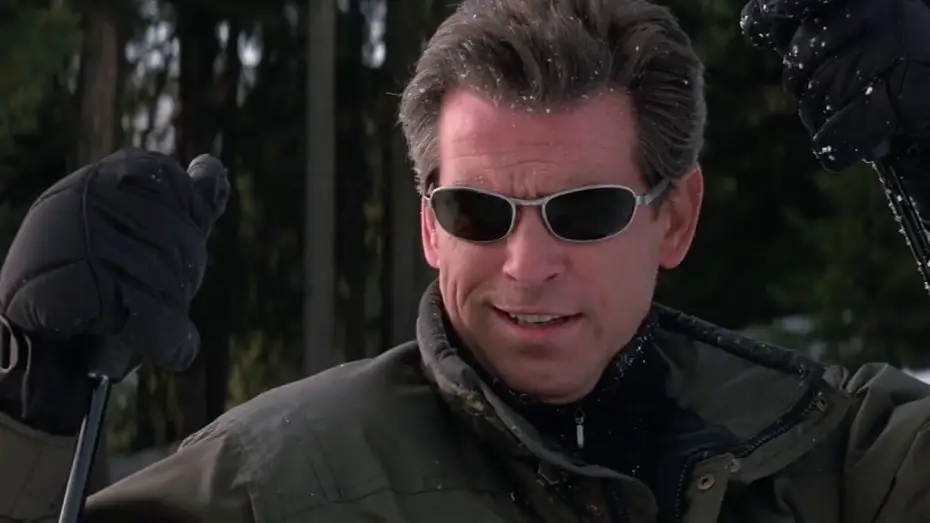 Watch film The World Is Not Enough — Ski chase