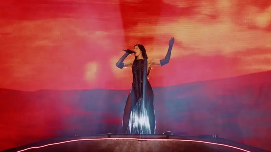 Watch film Dua Lipa: Live From Mexico | Dua Lipa - Falling Forever (En concert au Mexique)