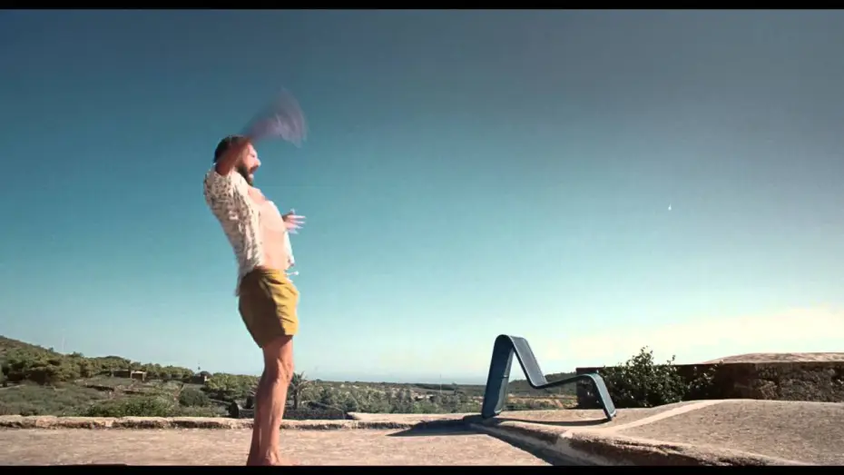 Watch film A Bigger Splash — Au bord de la piscine - Bande-annonce Canada  (VF de A BIGGER SPLASH)
