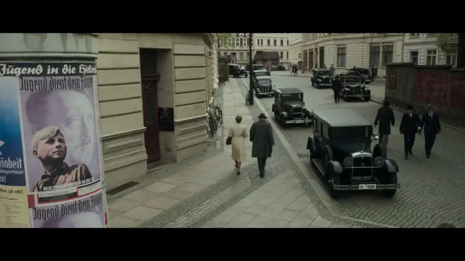 Watch film Alone in Berlin — Seul dans Berlin - Bande-annonce VF