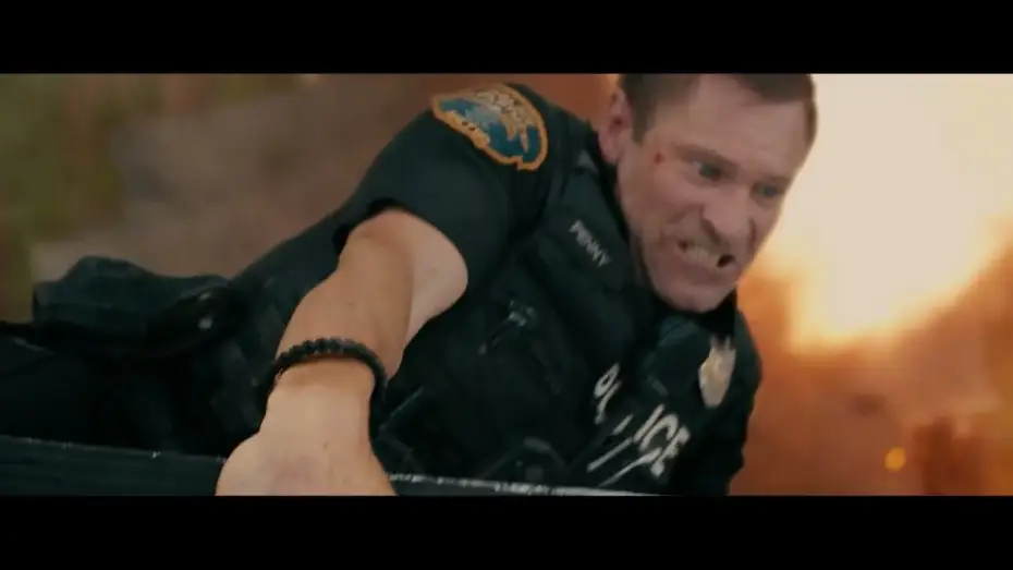 Watch film Line of Duty — En acto de servicio   2019   Tráiler Español