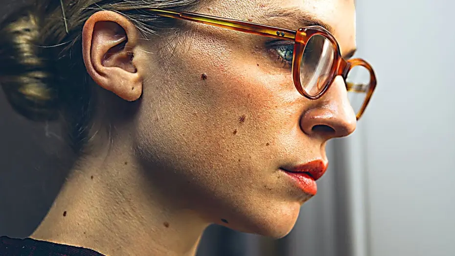 Watch film The Ones Below — LONDON HOUSE Bande Annonce (Clémence Poesy, Thriller - 2017)