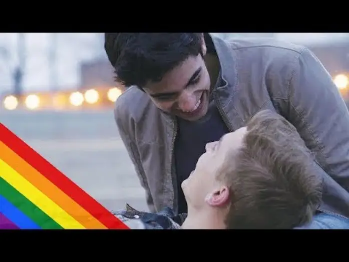 Watch film Akron — UN SECRET DE TROP - Bande-Annonce
