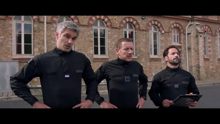Watch film R.A.I.D. Special Unit — Una policía en apuros - Trailer español (HD)