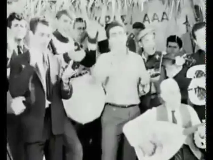 Watch film Crazy, Nuts and Vengos — Τρελός, Παλαβός και Βέγγος (1967) - Ντιρλαντά