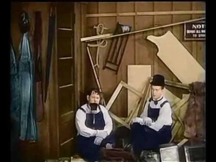Watch film Busy Bodies — Laurel and Hardy  In Colour ( from busy bodies ) the best bit!